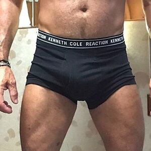 Kenneth Cole, medium, black trunk